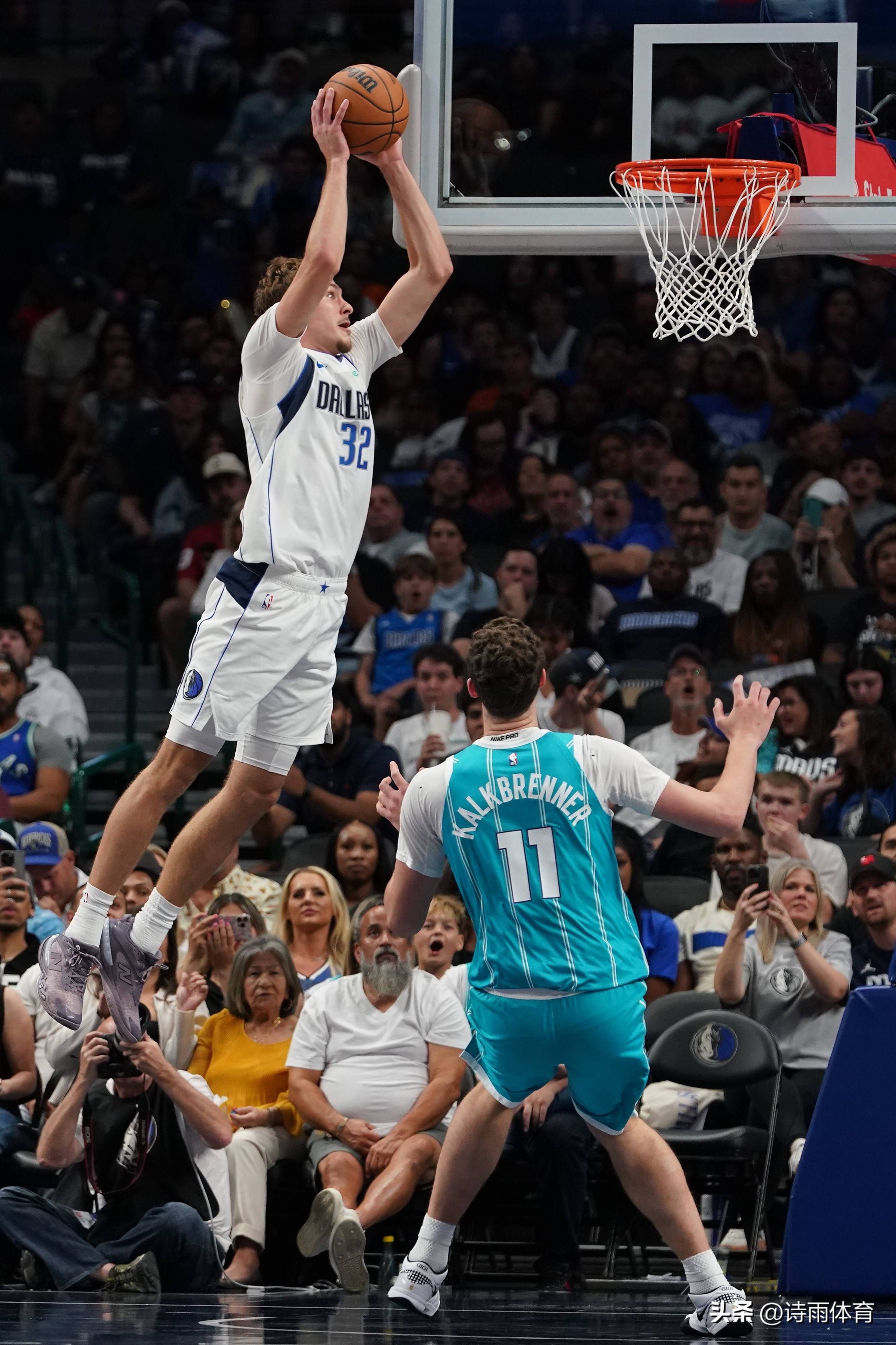 Kaiyun-浓眉哥在独行侠比赛中高光表现，战术调整引发热议！的简单介绍